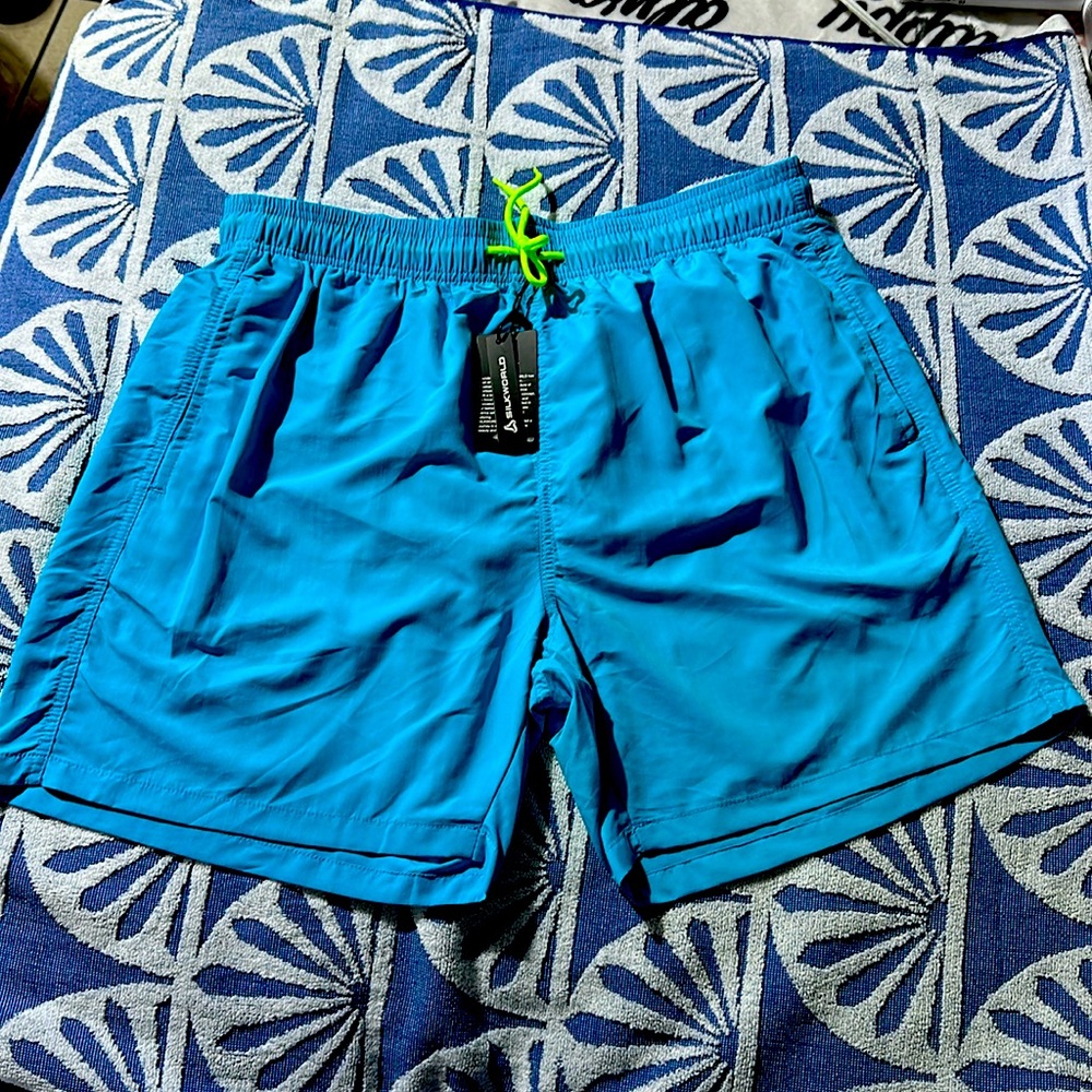Men’s swimming shorts